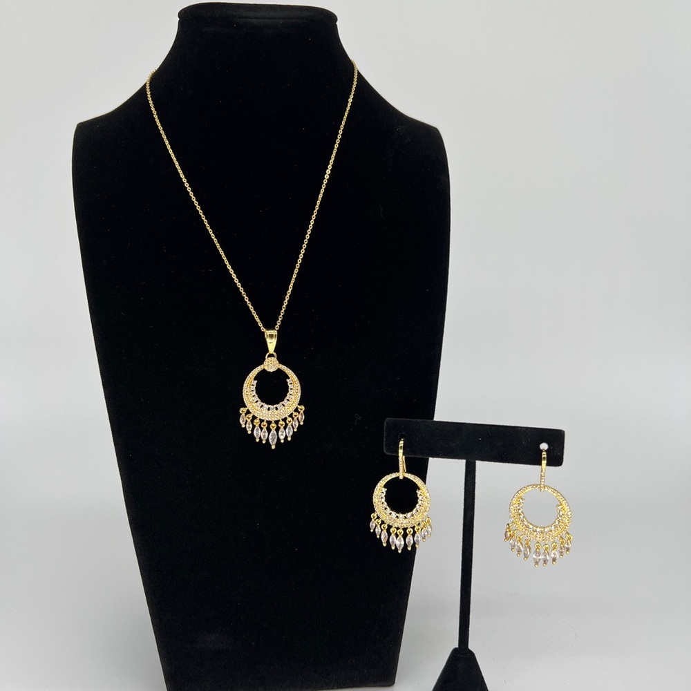Elegant Gold and Silver Necklace and Earring Set